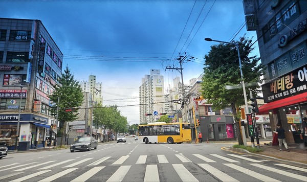 파주시는 9번과 80번·150번·567번·900번 등 5개 시내버스 노선을 늘려 교통 여건 개선을 개선, 내달 1일 첫차부터 운행할 계획이어서 시민들의 대중교통 이용 편의가 대폭 향상될 전망이다. (사진=박남주 기자)