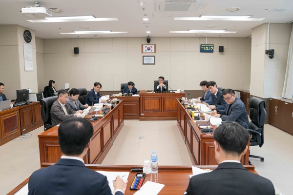 용인특례시의회 도시건설위원회, 행정사무감사 4일차 교통정책국, 건설국 행정사무감사 실시