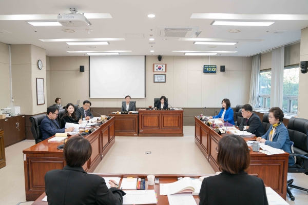 용인특례시의회 경제환경위원회, 행정사무감사 4일차 농업기술센터, 환경국 행정사무감사 실시
