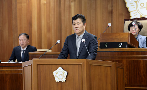황순남 계양구의회 의원이 25일에 열린 제257회 제2차 정례회 제1차 본회의에서 5분 자유발언을 통해 내년도 계양구 예산 편성 과정에서 행사성 예산의 증가와 문제점을 지적하며, 내실 있는 운영 방향의 필요성을 강조했다. (사진제공=계양구의회)