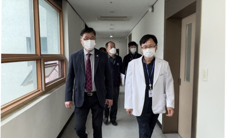 경기도의회 보건복지위원회 윤태길 의원은 1일 경기도립정신병원을 방문해 도민 정신건강 강화를 위한 운영 현황을 점검하고 현장상황을 직접 확인했다. (사진제공=경기도의회)