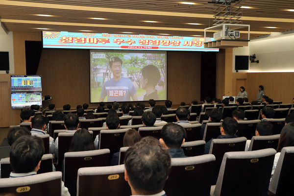 한국남동발전(주) 영흥발전본부는 7일 본부 내 청렴문화 정착활동을 위해 조직된 영흥본부 청렴동아리인 ‘청렴마루’ 소속 직원들이 자체제작한 ‘청렴영상 공유회’를 실시했다. (사진제공=한국남동발전)