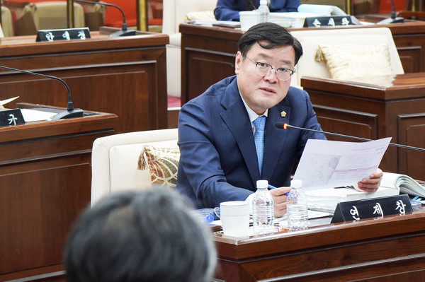 연제창 포천시의회 의원이 6군단 부지반환에 따른 기부대양여에 따른 국방부측이 요구하는 비용이 터무니없이 과하다며, 뒤늦게 밝혀 논란이 일고 있다. (사진제공=포천시의회)