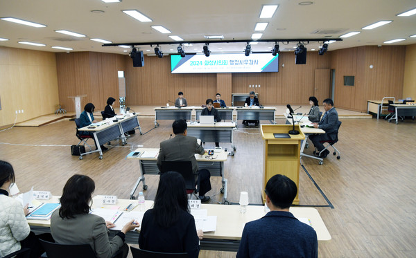 화성시의회 문화복지위원회가 12일 마도면을 시작으로 오는 20일까지 9일간 ‘2024년도 행정사무감사’에 돌입했다. (사진제공=화성시의회)