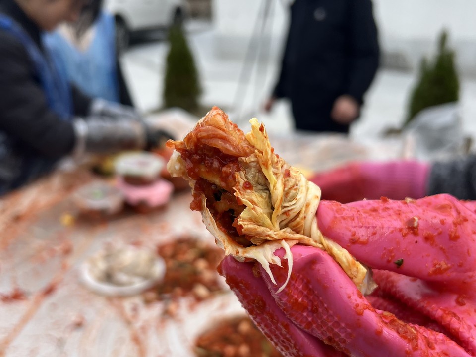 19일 낮 12시11분께 동두천시의 한 전원주택에서 김장이 한창이다. (사진=오기춘 기자)