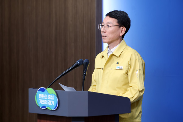 김성중 행정1부지사가  6일 오전 브리핑룸에서 폭설 관련 민생회복대책 브리핑을 하고 있다. (사진제공=경기도)