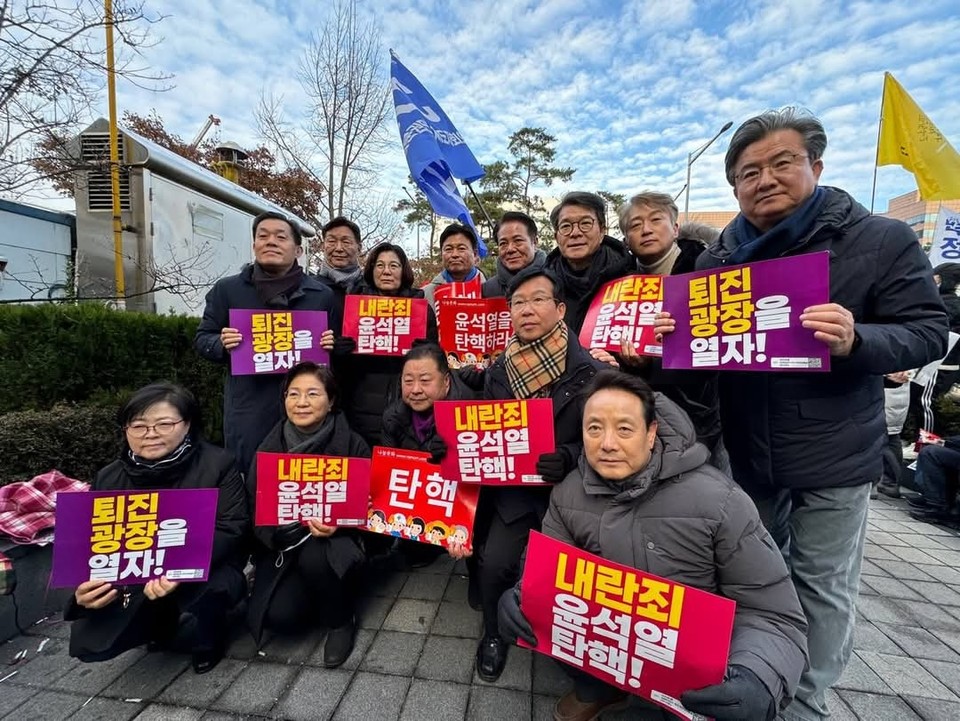 최대호 안양시장 등 더불어민주당 기초단체장협의회는 7일 오후 탄핵소추안 부결과 관련 “국민의힘은 스스로 탄핵안을 재상정하고 가결하여 국민께 사죄하라”고 밝혔다. (사진=최대호 안양시장 페이스북)