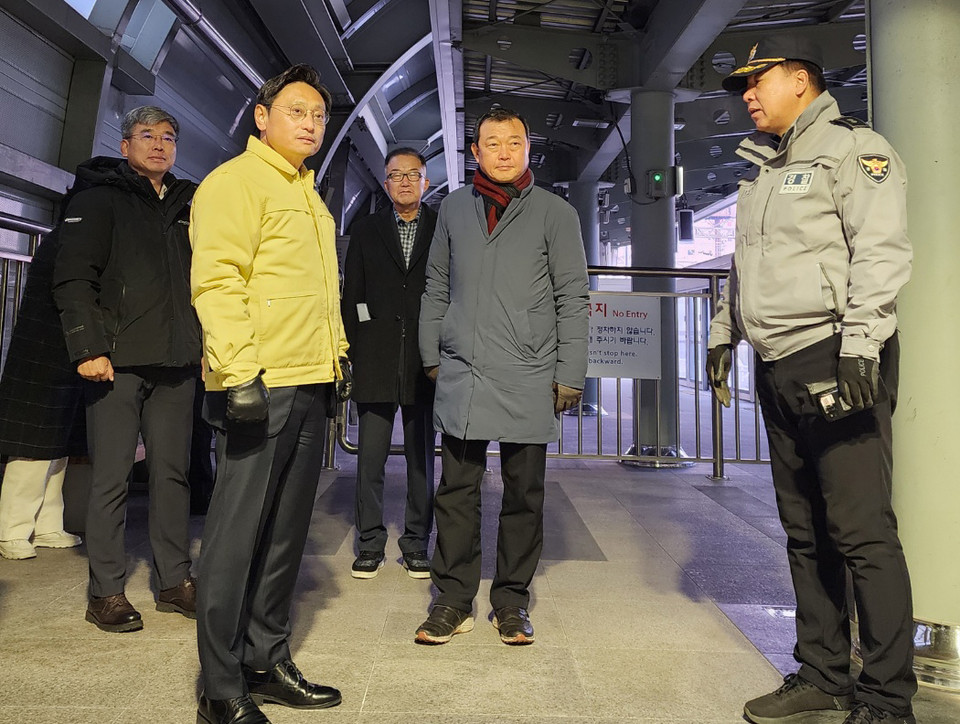 지난 5일부터 코레일 철도파업이 진행되고 있는 가운데 오후석 경기도 행정2부지사가 10일 경강선 광주역사를 찾아 현장을 점검했다. (사진제공=경기도)