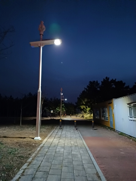 ‘스마트 하이브리드 가로등’ 실증사업 본격 추진. 가로등 3대 설치