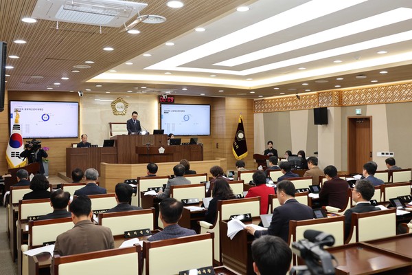 평택시의회가 18일 시의회 2층 본회의장에서 제2차 정례회 제2차 본회의를 끝으로 의사일정을 모두 마무리했다. (사진제공=평택시의회)
