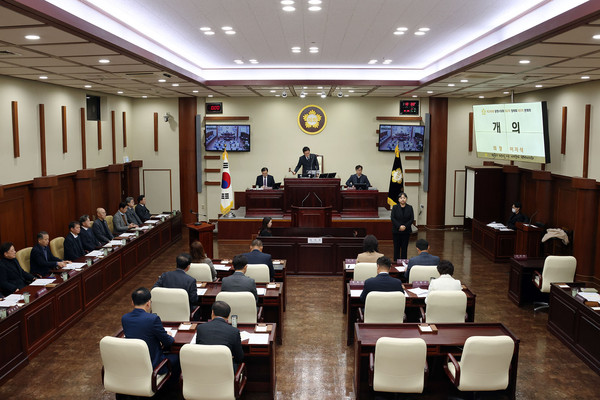 광명시의회가 20일 제290회 제2차 정례회를 폐회하고 총 93일간의 2024년도 의사일정을 마무리했다. (사진제공=광명시의회)
