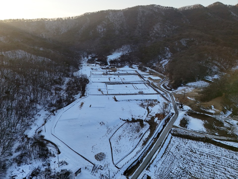 24일 오후 4시40분께 우리나라의 중요한 문화유산으로 손꼽히는 여주 북내면 고달사지를 찾았다. 지금은 사찰 터만 남아 있는 상태다. 고달사지(高達寺址)는 고려시대의 사찰 터로 이곳엔 국보와 보물로 지정된 유적들을 있어 역사적, 문화적으로 큰 가치가 있는 곳이다. (사진=김광섭 기자)