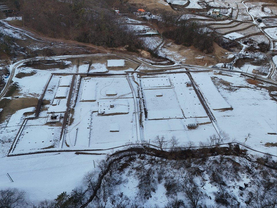 24일 오후 4시40분께 우리나라의 중요한 문화유산으로 손꼽히는 여주 북내면 고달사지를 찾았다. 지금은 사찰 터만 남아 있는 상태다. 고달사지(高達寺址)는 고려시대의 사찰 터로 이곳엔 국보와 보물로 지정된 유적들을 있어 역사적, 문화적으로 큰 가치가 있는 곳이다. (사진=김광섭 기자)