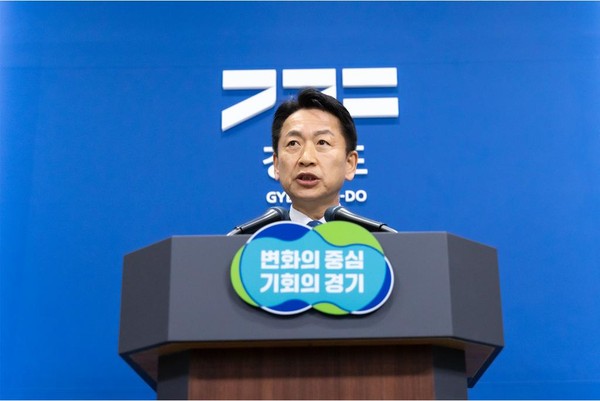 고영인 경제부지사가 10일 경기남부광역철도 신설 관련 기자회견을 열고 최근 정치적 논란에 대해 설명을 하고 있다. (사진제공=경기도)