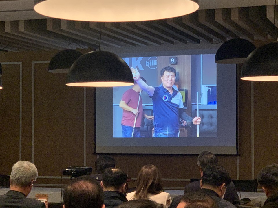 2일 오후 1시께 동두천시 당구연맹은 추철호 체육 회장, 임상오 경기도의회 안전위원장 및 시의원 등 관계자 100여 명이 참석한 가운데 지행동의 한 음식점에서 회장 이취임식을 개최했다. (사진=오기춘 기자)