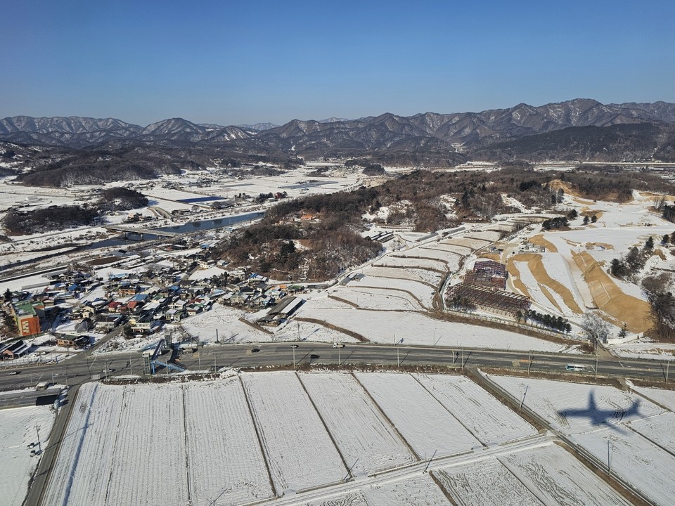6일 오전 9시10분 제주에서 출발해 강원도까지 오는 비행기에서 약 1시간 동안 흰 눈 덮인 대한민국 곳곳을 사진에 담았다. (사진=김광섭 기자)
