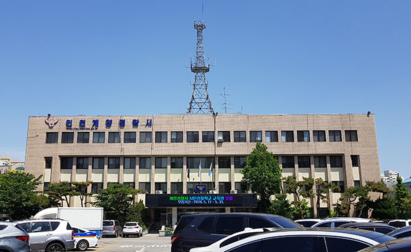 이른바 '이재명 체포조'라는 SNS 채팅방에 대한 고발장이 접수돼 경찰이 수사에 나섰다.