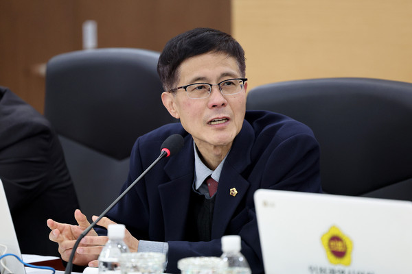 이명규 인천시의원이 소상공인의 경영 안정을 돕기 위한 제도적 기반을 마련했다. (사진제공=인천시의회)