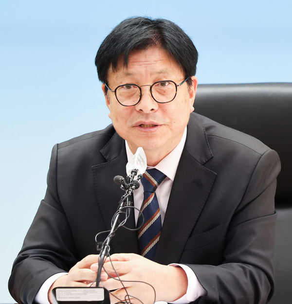 도성훈 인천광역시교육감은 11일 오전 교육감실에서 열린 간부회의에서 교원의 심리 정서적 마음 안전망을 다시 점검해달라며 당부했다. (사진제공=인천시교육청)
