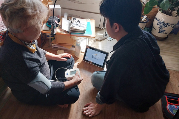 인천 옹진군은 2월부터 AI·IOT 기반 어르신 건강관리사업 대상자 신규 등록과 사전 건강평가를 시작했다. (사진제공=옹진군)