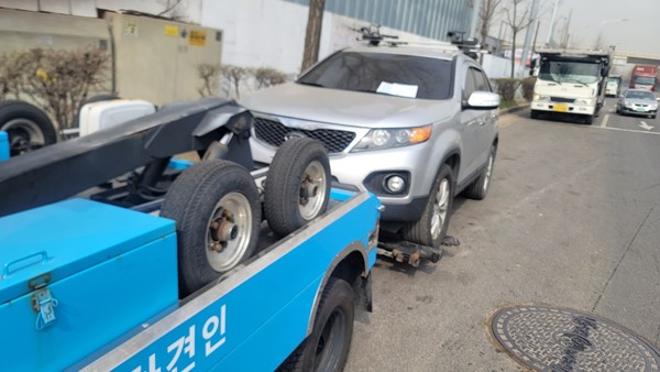 인천 연수구가 내달 31일까지 최근 신고가 많은 중고차수출단지와 옥련동·동춘동 주변의 불법 주·정차 차량과 무단 방치 차량 등에 대한 집중 단속을 진행한다. (사진제공=연수구)