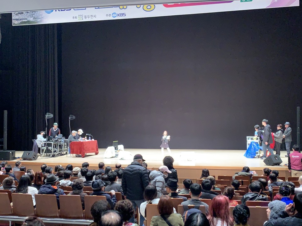 6일 오후 1시29분께 동두천 시민회관에서 전국노래자랑 예비 심사를 개최하고 있다. 이날 예심에 참여한 시민은 총 266명이다. (사진=오기춘 기자)