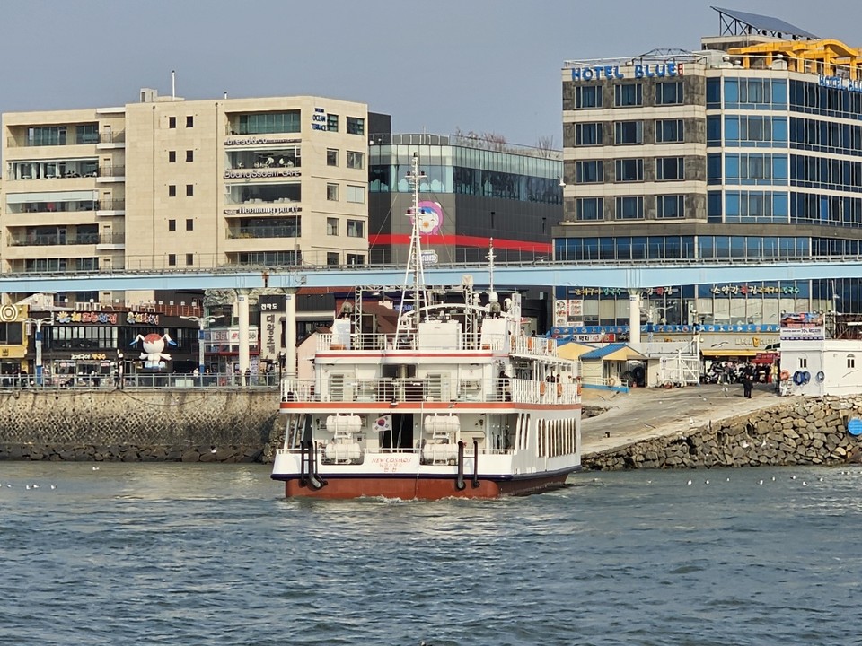 주말인 8일 오후 인천 월미도는 수도권 대표 관광지답게 많은 사람들로 북적거렸다. (사진=남용우 선임기자)