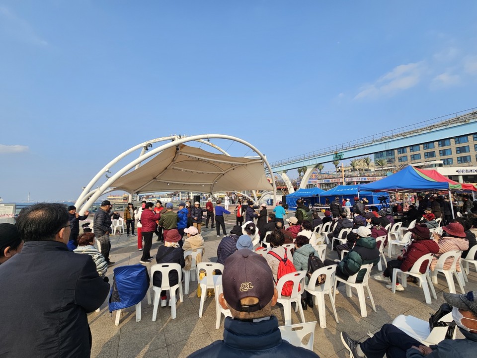 주말인 8일 오후 인천 월미도는 수도권 대표 관광지답게 많은 사람들로 북적거렸다. (사진=남용우 선임기자)