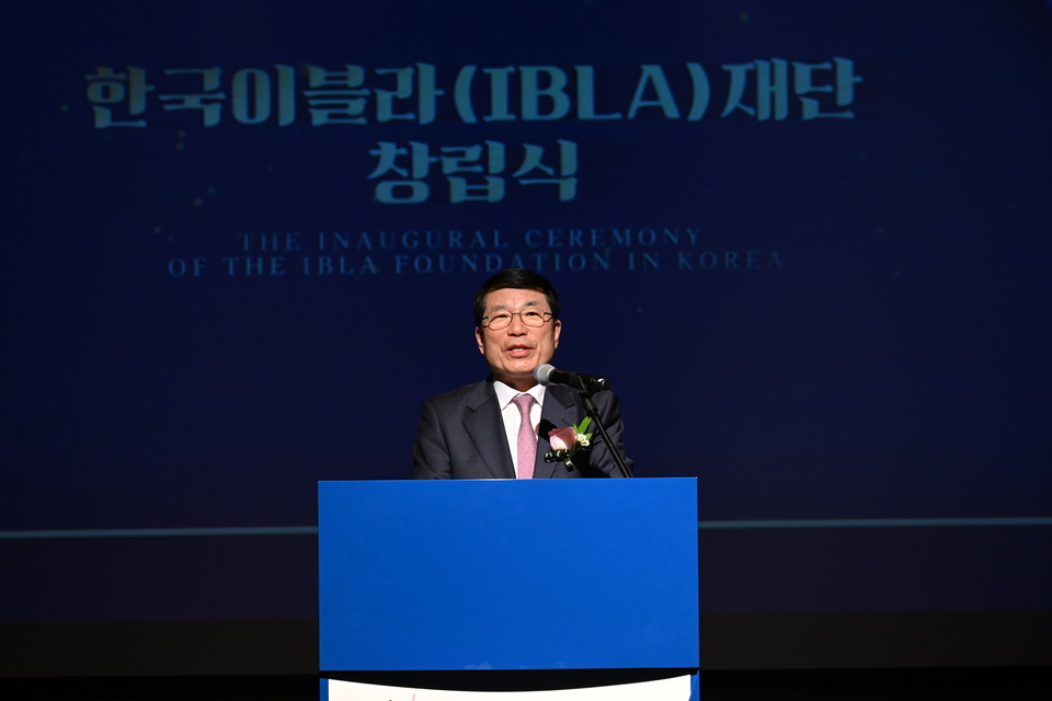 백경현 구리시장이 구리아트홀 유채꽃소극장에서 열린 한국 이블라 재단 창립식에서 축사를 하고 있다. (사진제공=한국 이블라 재단)
