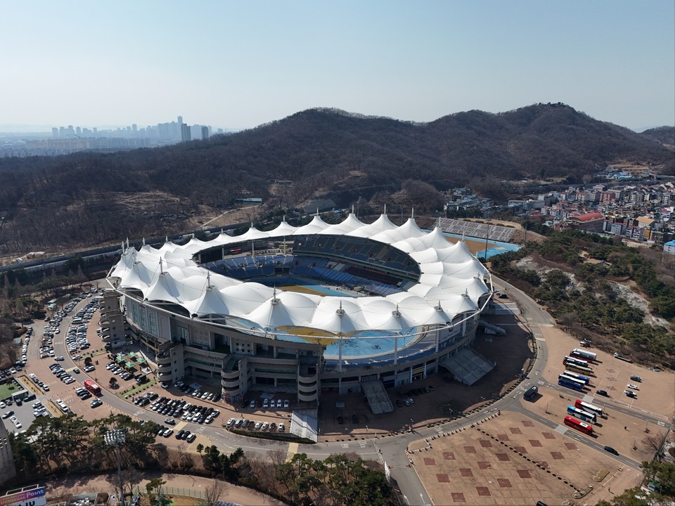 인천 문학경기장은 2002년 FIFA 월드컵을 위해 건설된 경기장으로, 지난 2002년 2월25일 개장했다. (사진=김광섭 기자)