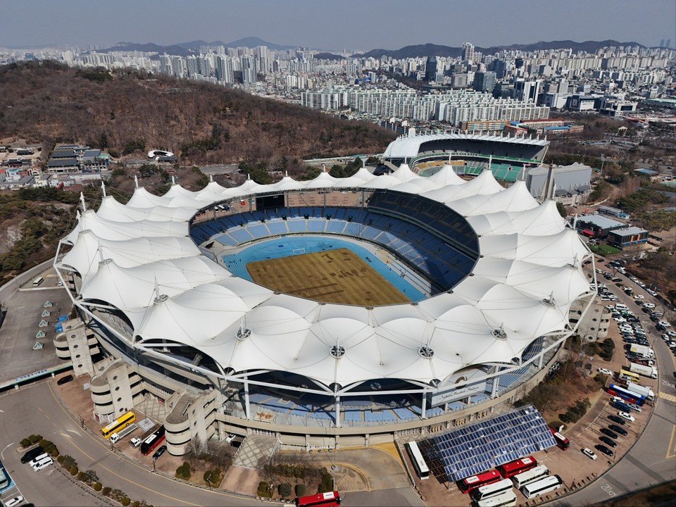 인천 문학경기장은 2002년 FIFA 월드컵을 위해 건설된 경기장으로, 지난 2002년 2월25일 개장했다. (사진=김광섭 기자)