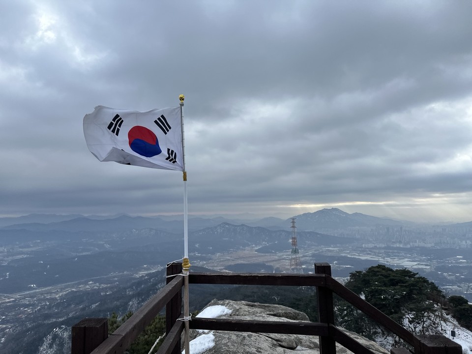 14일 오전 11시35분께 양주시 불곡산 일대에서 불이 났다가 진화됐다. 사진은 양주시 불곡산 정상 인근서 바라본 풍경. (사진=중앙신문 DB)