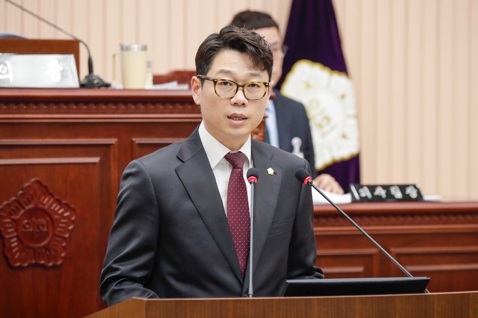 구리시의회 제346회 임시회에서 5분자유발언을 하고 있는 국민의힘 김용현 시의원. (사진제공=구리시의회)
