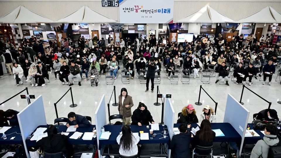 인천시가 추진하는 ‘천원주택(매입임대주택)’ 예비입주자 모집이 성황리에 마감됐다. 시는 지난 6일부터 14일까지 500세대를 모집한 결과, 총 3681명이 신청해 경쟁률 7.36대 1을 기록했다. (사진=유정복 인천시장 페이스북)
