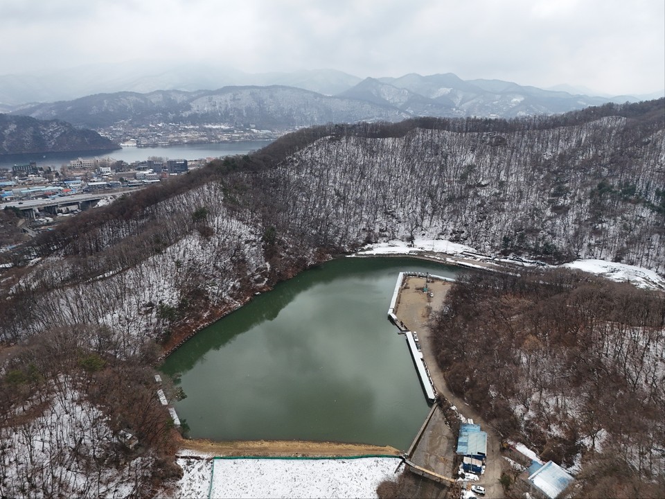 18일 오후 찾은 금남저수지는 지금으로부터 약 64년 전인 지난 1961년 인근 농지에 농업용수를 공급하기 위해 조성된 저수지로 검터저수지로도 불린다. (사진=이건구 기자)