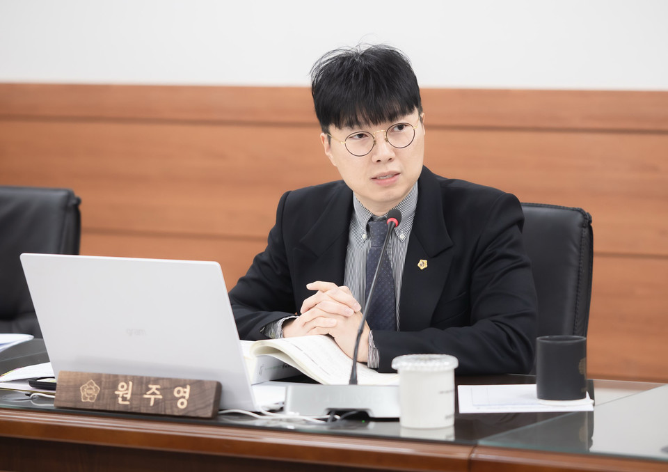 남양주시의회 원주영 의원이 대표 발의한 ‘남양주시 전통시장 및 상점가 육성을 위한 조례 일부 개정안’이 21일 열린 제310회 임시회 본회의에서 가결됐다. (사진제공=남양주시의회)
