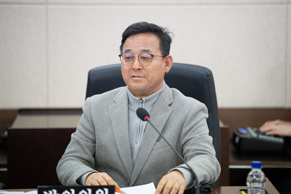 김재동 의원이 대표 발의한 ‘인천광역시 대학생 학자금대출 이자 지원에 관한 조례 일부개정조례안’이 이날 상임위에서 원안 가결됐다. (사진제공=인천시의회)