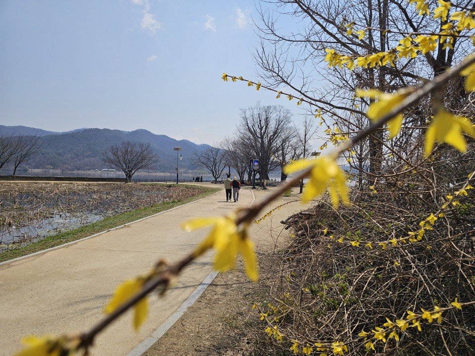 9일 수요일부터 14일 월요일까지 6일 동안 수도권(서울·인천·경기) 지역은 대체로 맑고 건조한 날씨가 이어질 전망이다. 다만 10일 목요일 오전에는 비가 내릴 가능성이 있겠다. (사진=중앙신문DB)