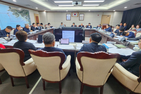 인천 옹진군이 8일 군청 소회의실에서 내년도 국비 확보를 위한 ‘2026년도 국비 확보 추진상황 보고회’를 개최했다. (사진제공=옹진군)
