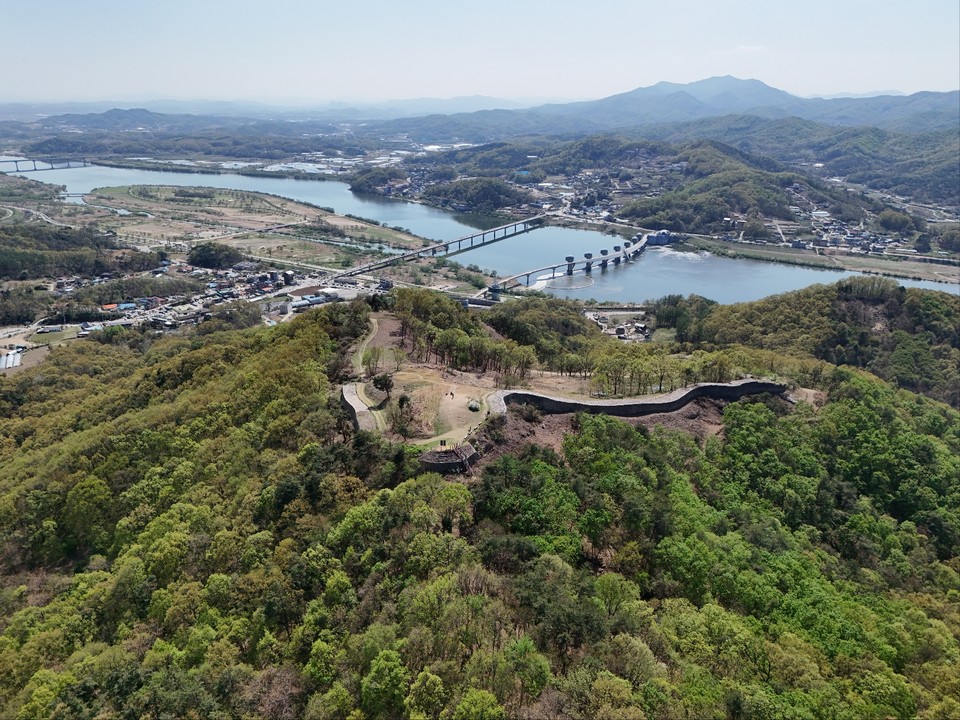 20일 오후 2시40분께 찾은 여주 파사성(驪州 婆娑城)은 여주시 대신면 천서리의 파사산 정상에 위치한 석축 산성이다. (사진=김광섭 기자)