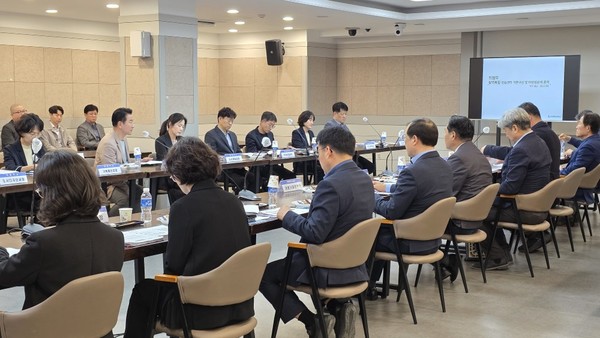 지난 18일 의정부시청 중회의실에서 ‘의정부 광역복합환승센터 기본구상 및 타당성 검토 용역’ 착수보고회를 개최하고 사업 추진에 착수했다. (사진제공=)