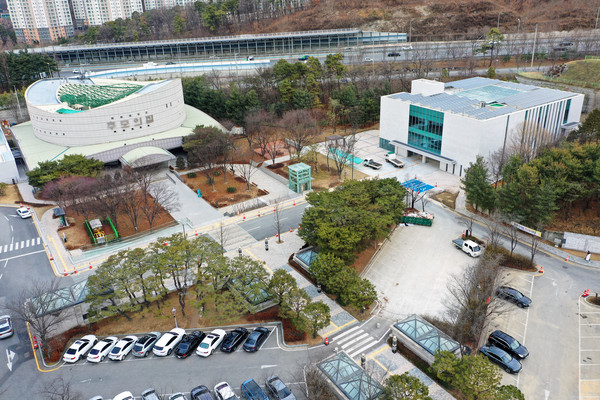 수원도시공사는 디지털 메모리얼(추모) 서비스를 제공한다고 밝혔다. 수원시연화장 전경. (사진제공=수원도시공사)