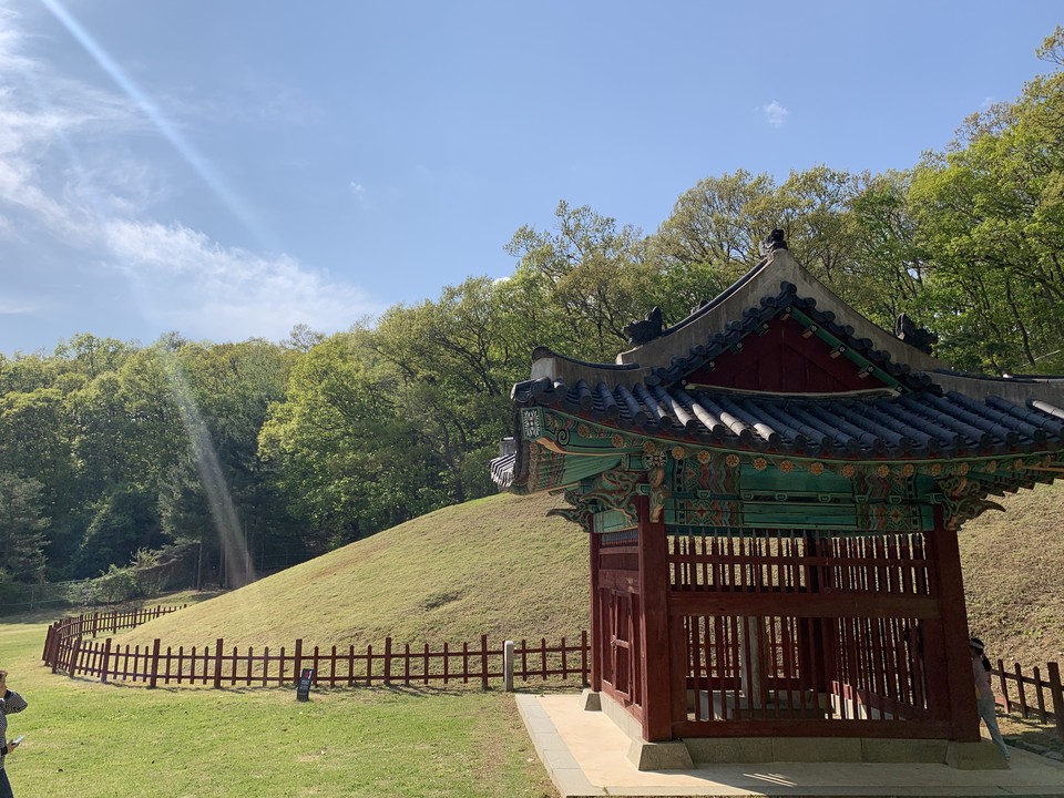 2일 오후 4시20분께 신라 왕으로 유일하게 경주를 벗어나, 경기도 연천군 장남면 고랑포리에 자리한 사적 제244호 ‘연천 경순왕릉’을 사진에 담아 봤다. (사진=오기춘 기자)
