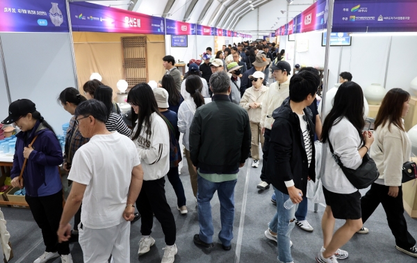 도자기 ‘완판’ 행렬 제37회 여주도자기축제, 78만 인파 몰리며 지역경제 들썩