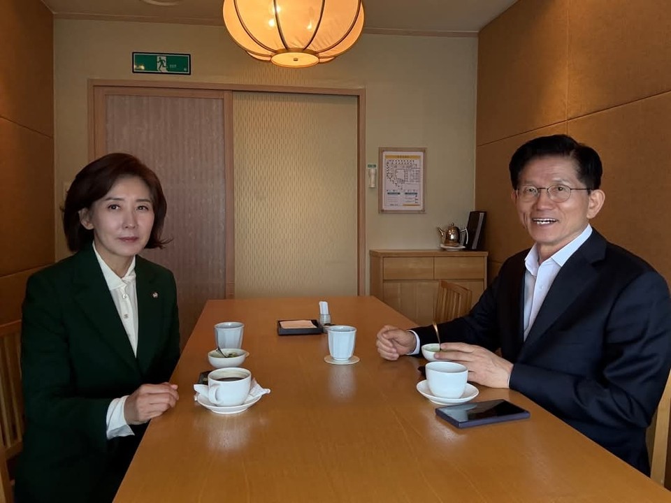 김문수 국민의힘 대선 후보가 당내 경선 후보들을 잇달아 만나며 단일화 논의 중심에 섰다. 김 후보는 “어제는 홍준표, 이철우 두 전 후보님과 깊이 있는 대화를 나눴고, 오늘은 안철수, 나경원 전 후보님과도 진지한 대화를 나눴다”고 밝혔다. (사진=김문수 국민의힘 대선후보 페이스북)