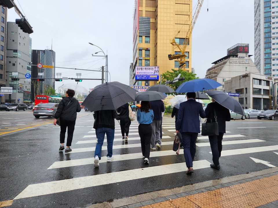 10일 토요일 수도권(경기·인천) 지역은 대체로 흐리고, 늦은 오후까지 가끔 비가 내리겠다. (사진=중앙신문 DB)