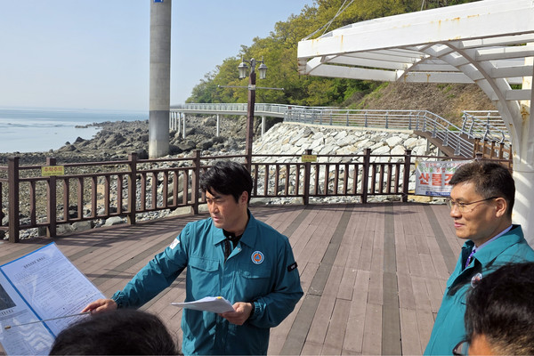 옹진군은 덕적 소야교에서 2025년 옹진군 집중안전점검 부단체장 현장점검을 실시했다.