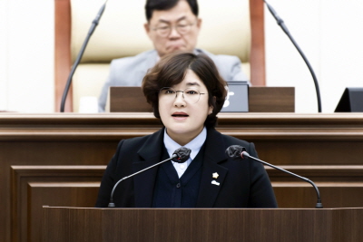 김계순 의원이 21일 임시회에서 '5분 자유발언'을 통해 김포골드라인 정비인력의 신림선 중정비 투입 문제를 제기하고 있다. (사진제공=김포시의회)