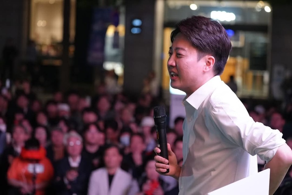 제21대 공식선거운동 이틀째인 13일 대구·경북(TK) 지역에서 대선 후보 3인의 본격적인 격돌이 시작됐다. 더불어민주당 이재명, 국민의힘 김문수, 개혁신당 이준석 후보가 나란히 TK 지역을 찾아 보수 지지층의 표심을 정면으로 공략한다. (사진=이준석 후보 페이스북)<br>