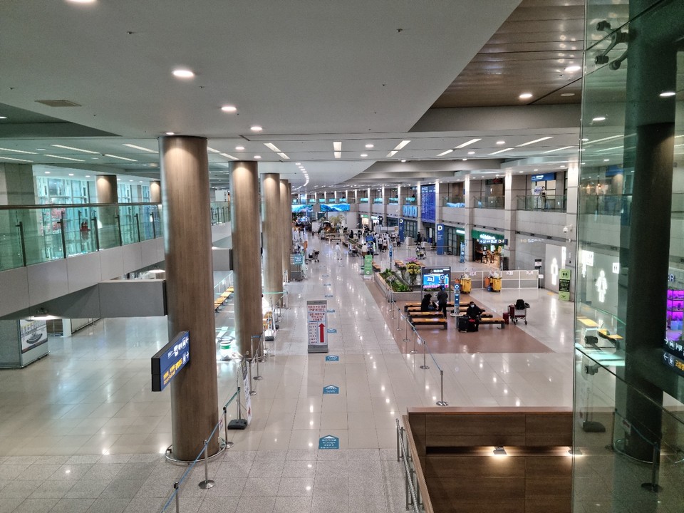 한산한 D입국장.